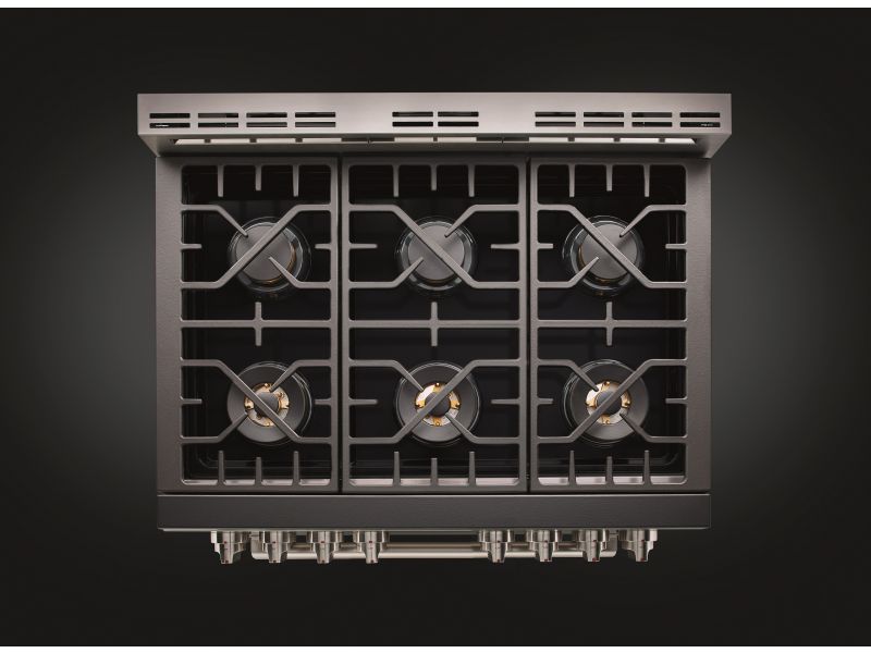 48-inch Dual Fuel Range with a single-cavity oven 